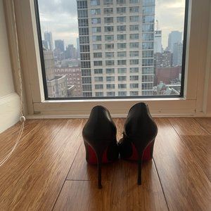 Christian Louboutin Black Size 38 Heels